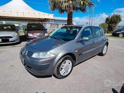 Grigio Usata 2005 Renault Mégane II Tre volumi | 1900 € (Cara)