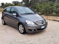 Grigio Usata 2011 Mercedes 200 Executive Monovolume | 5300 €