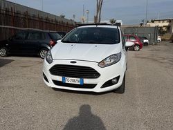 Bianco Usata 2017 Ford Fiesta Titanium Tre volumi | 7600 € (Buon prezzo)