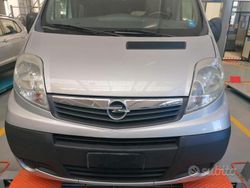 Grigio Usata 2010 Opel Vivaro Monovolume | 10.400 € (Cara)