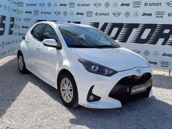 Bianco Usata 2022 Toyota Yaris Active Tre volumi | 13.300 € (Buon prezzo)