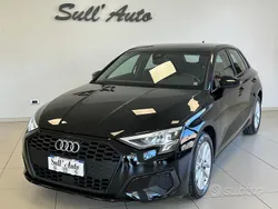 Nero Usata 2022 Audi A3 Business Tre volumi | 26.900 € (Ottimo prezzo)