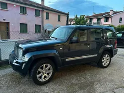Usata 2010 Jeep Cherokee SUV | 6900 €