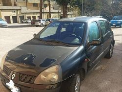 Nero Usata 2004 Renault Clio II Due volumi | 900 € (Cara)