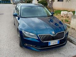 Blu/azzurro Usata 2018 Skoda Superb Executive Station wagon | 16.900 € (Super prezzo)