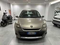 Marrone Usata 2010 Renault Clio II Dynamique Tre volumi | 3000 € (Buon prezzo)