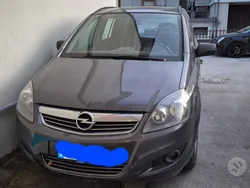 Usata 2013 Opel Zafira Monovolume | 3700 € (Buon prezzo)