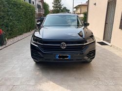 Nero Usata 2019 VW Touareg Style SUV | 27.900 € (Buon prezzo)