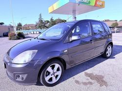 Grigio Usata 2007 Ford Fiesta Tre volumi | 2700 € (Cara)