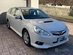 Bianco Usata 2011 Subaru Legacy Station wagon | 3700 €