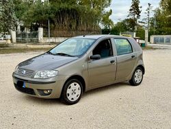 Grigio Usata 2008 Fiat Punto Tre volumi | 2900 € (Molto cara)
