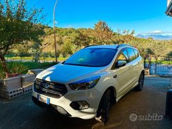 Bianco Usata 2019 Ford Kuga ST-Line SUV | 18.000 € (Buon prezzo)