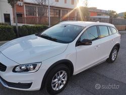 Usata 2017 Volvo V60 CC Station wagon | 13.000 €