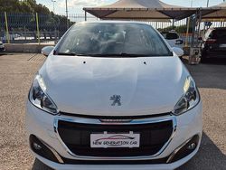 Bianco Usata 2018 Peugeot 208 Active Due volumi | 9500 € (Buon prezzo)