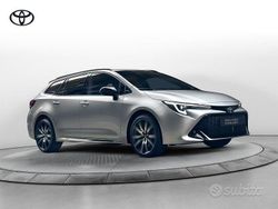 Silver met Usata 2023 Toyota Corolla Sport Station wagon | 23.500 € (Molto cara)