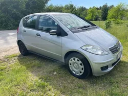 Grigio(met.) Usata 2008 Mercedes A180 Classic Tre volumi | 2500 € (Buon prezzo)
