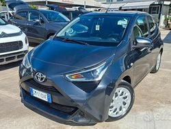 Grigio Usata 2021 Toyota Aygo Connect Style Due volumi | 9500 € (Ottimo prezzo)