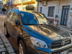 Grigio Usata 2006 Toyota RAV4 SUV | 4900 € (Buon prezzo)