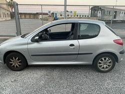 Grigio Usata 2002 Peugeot 206 | 1700 € (Molto cara)