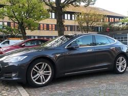Usata 2016 Tesla Model S Due volumi | 25.000 €