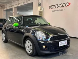 Nero Usata 2013 Mini ONE Due volumi | 8900 € (Molto cara)