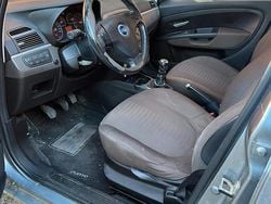 Grigio Usata 2005 Fiat Grande Punto Due volumi | 3000 € (Buon prezzo)