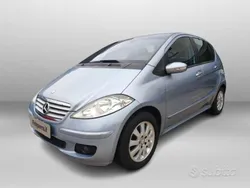 Blu/azzurro Usata 2007 Mercedes A160 Elegance Tre volumi | 3000 € (Cara)