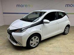Bianco Usata 2015 Toyota Aygo X-play Due volumi | 8990 € (Cara)