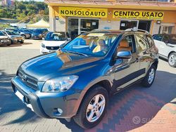 Grigio Usata 2007 Toyota RAV4 Luxury SUV | 7499 € (Cara)