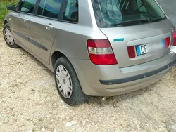Usata 2003 Fiat Stilo Tre volumi | 1200 € (Buon prezzo)
