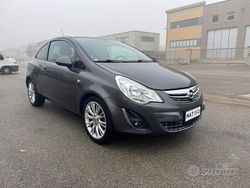 Grigio Usata 2012 Opel Corsa Tre volumi | 2990 € (Super prezzo)