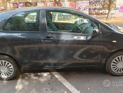 Nero Usata 2006 Toyota Yaris Sol Due volumi | 2100 € (Buon prezzo)