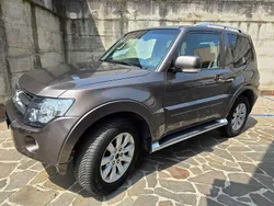 Grigio Usata 2009 Mitsubishi Pajero SUV | 25.000 € (Cara)