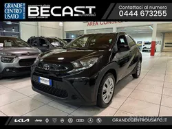 Nero metallizzato Usata 2024 Toyota Aygo Active Due volumi | 12.800 € (Super prezzo)