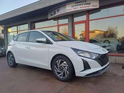 Bianco Nuova 2025 Hyundai i20 Due volumi | 19.500 € (Molto cara)