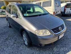 Grigio Usata 2005 VW Touran Monovolume | 1900 € (Cara)