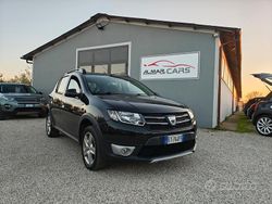 Nero Usata 2013 Dacia Sandero Stepway Tre volumi | 6900 € (Buon prezzo)