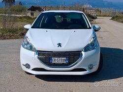 Bianco Usata 2013 Peugeot 208 Allure Due volumi | 7500 € (Cara)