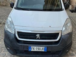 Bianco Usata 2017 Peugeot Partner Monovolume | 10.900 € (Molto cara)