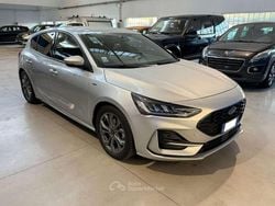 Argento metallizzato Usata 2024 Ford Focus ST-Line Tre volumi | 19.900 € (Ottimo prezzo)