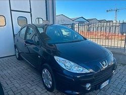 Usata 2006 Peugeot 307 Tre volumi | 800 €