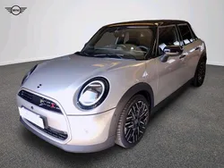 Grigio Nuova 2024 Mini Cooper S Favoured Due volumi | 35.100 € (Buon prezzo)