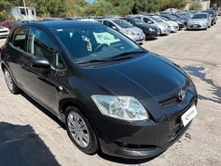 Nero Usata 2007 Toyota Auris Tre volumi | 4900 € (Buon prezzo)