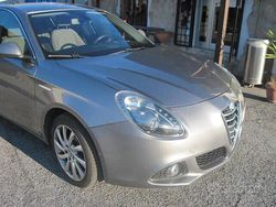 Grigio Usata 2015 Alfa Romeo Giulietta Distinctive Tre volumi | 8300 € (Buon prezzo)