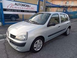 Argento metallizzato Usata 2004 Renault Clio II Tre volumi | 4497 € (Molto cara)