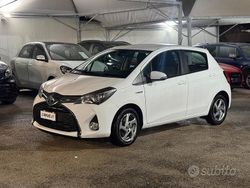 Bianco Usata 2016 Toyota Yaris Hybrid Active Tre volumi | 8900 € (Super prezzo)