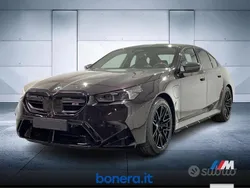 Nero Nuova 2025 BMW M5 Comfort Edition Tre volumi | 157.500 € (Cara)