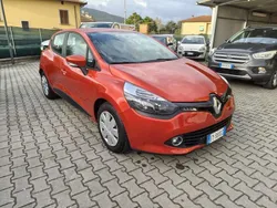 Rosso Usata 2015 Renault Clio IV Tre volumi | 7490 € (Buon prezzo)