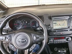 Nero Usata 2016 Kia Carens Platinum Monovolume | 8600 € (Buon prezzo)