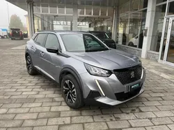Grigio artense Usata 2023 Peugeot 2008 Allure SUV | 18.990 € (Buon prezzo)